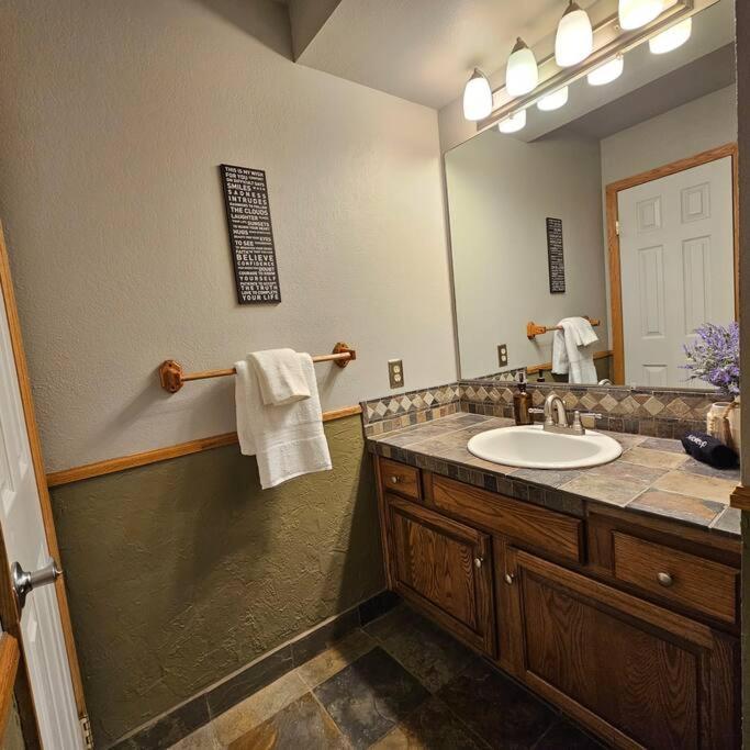 Private And Updated Breck Home With Hot Tub Breckenridge Zewnętrze zdjęcie