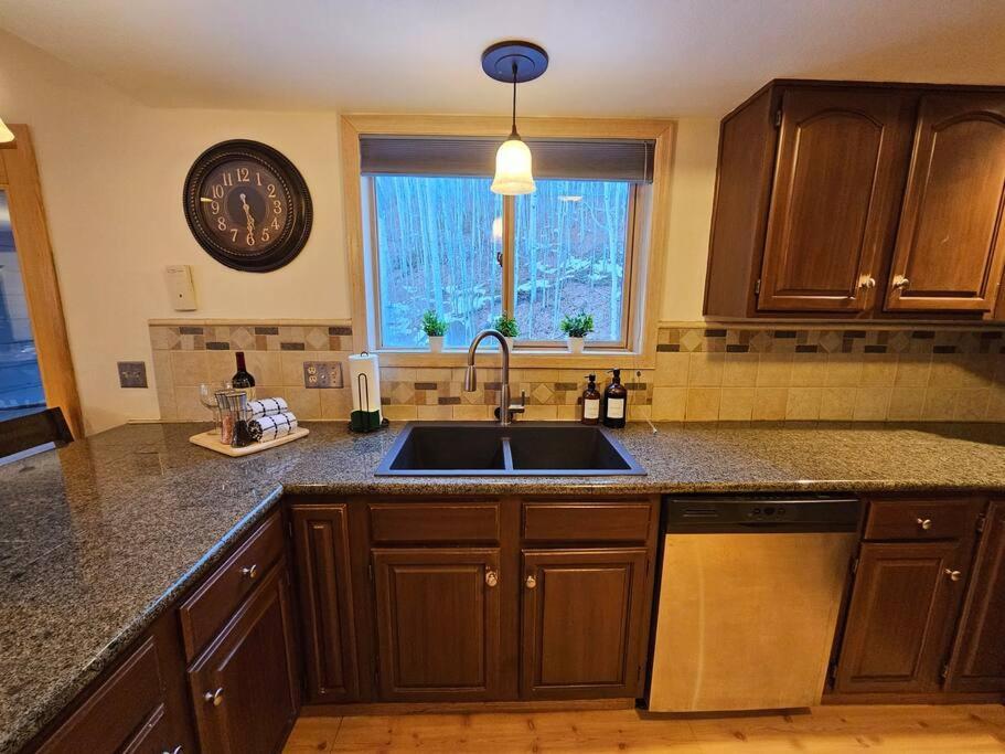 Private And Updated Breck Home With Hot Tub Breckenridge Zewnętrze zdjęcie